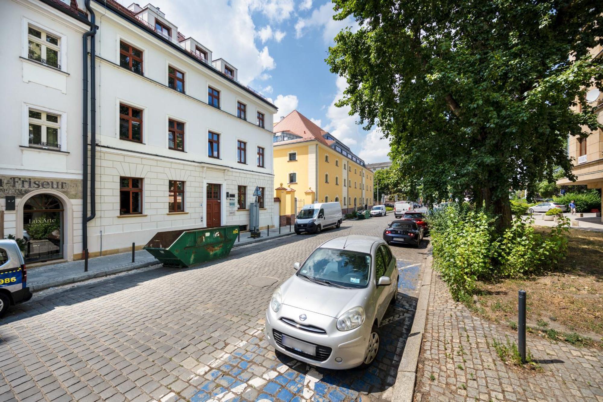Elegant Apartment With Balcony By The Oder River In Wroclaw By Renters Prestige Exterior photo